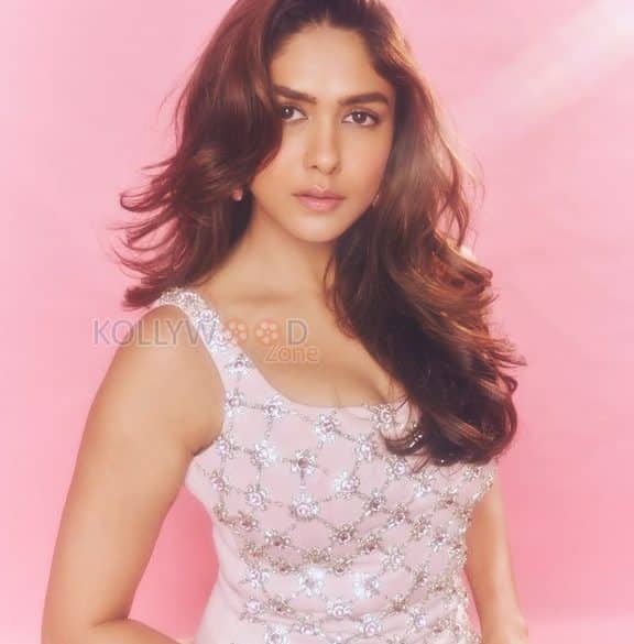 Mrunal Thakur