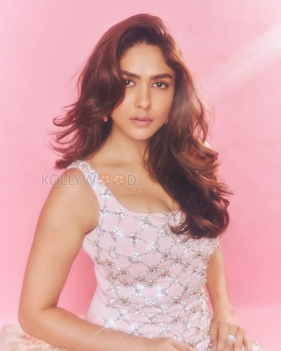 Mrunal Thakur