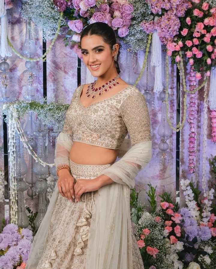 Fairytale Beauty Kavya Thapar in a Cream Lehenga Photos 02