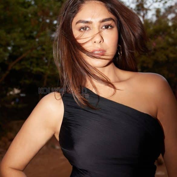 Mrunal Thakur