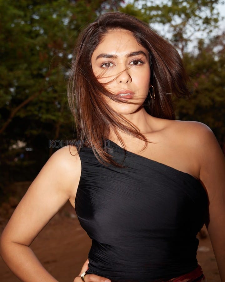 Mrunal Thakur