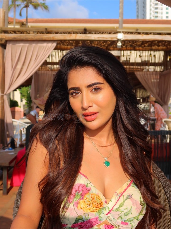 Gorgeous Rashi Singh in a Light Floral Printed Sleeveless Mini Dress Photos 04