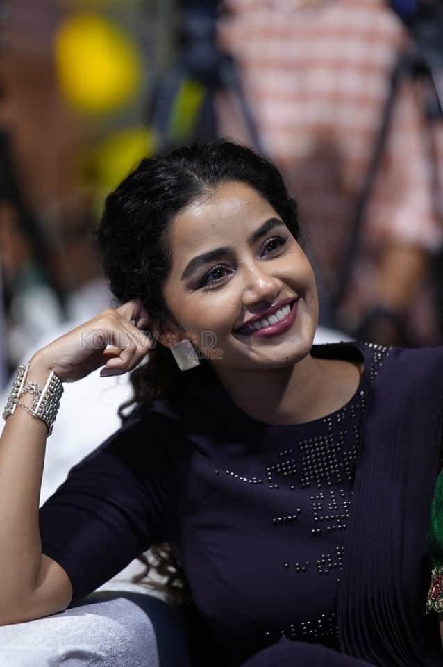 Heroine Anupama Parameswaran at Kishkindhapuri Pre Release Event Photos 04