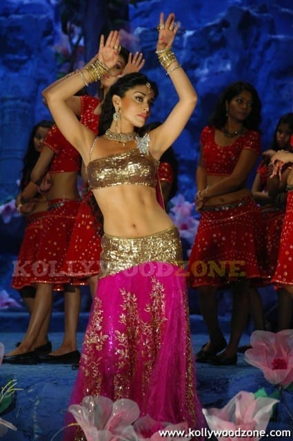 Hot And Sexy Shriya Saran Pics