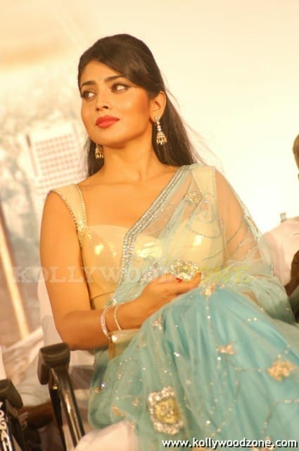 Hot Shirya Saran Pictures