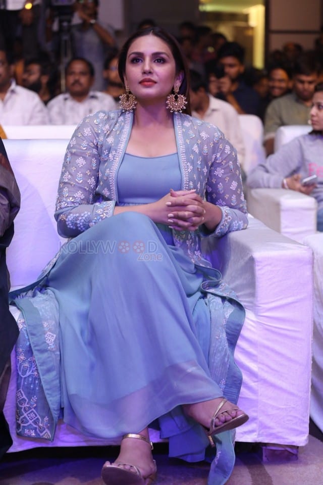 Kaala Movie Actress Huma Qureshi Photos
