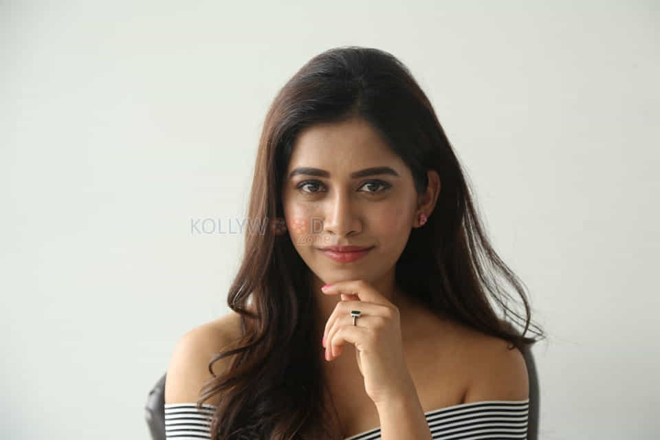 Kannada Actress Nabha Natesh Pictures