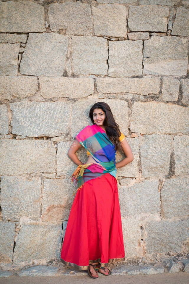 Kolaigaran Actress Ashima Narwal Pictures