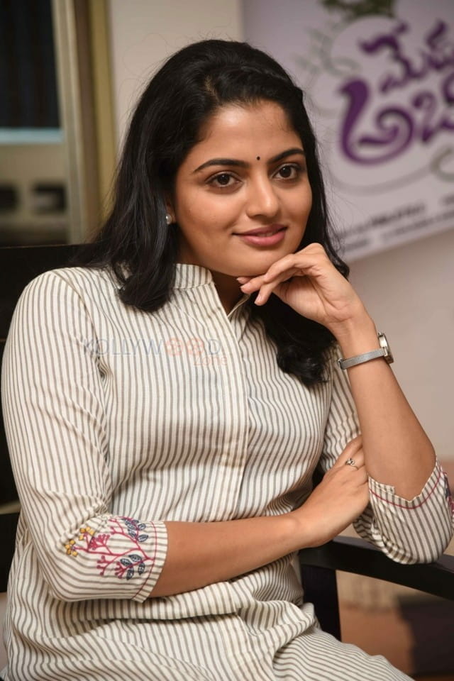 Meda Meeda Abbayi Movie Heroine Nikhila Vimal Photos