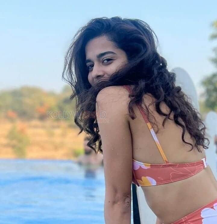 Mithila Palkar Bikini Pictures 02