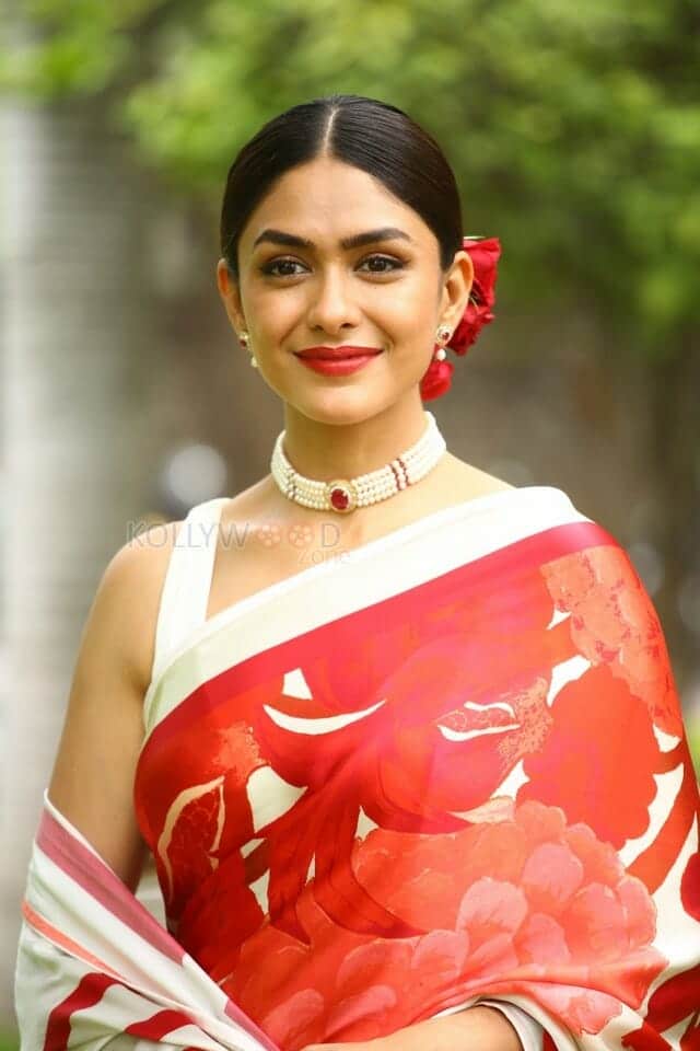 Mrunal Thakur at Sita Ramam Movie Song Launch Pictures 14