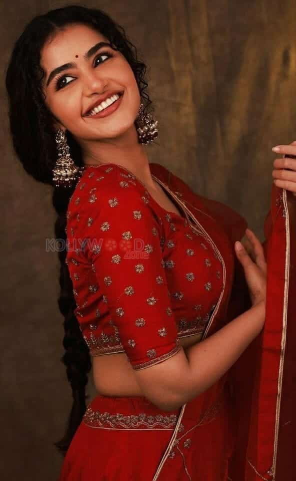 Petite Anupama Parameswaran Hot and Sexy Red Saree Photoshoot Pictures 03