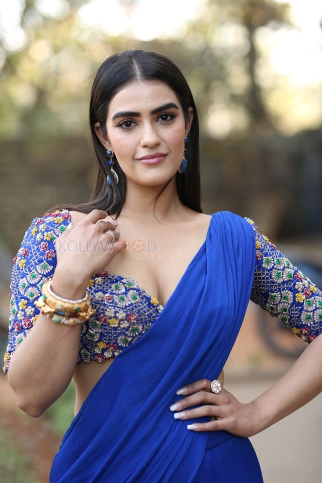 Sexy Kavya Thapar at Ooru Peru Bhairavakona Press Meet Pictures 23