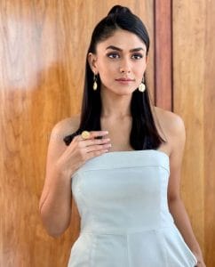 Sexy Mrunal Thakur In A White Off Shoulder Dress Photos 04 (247270