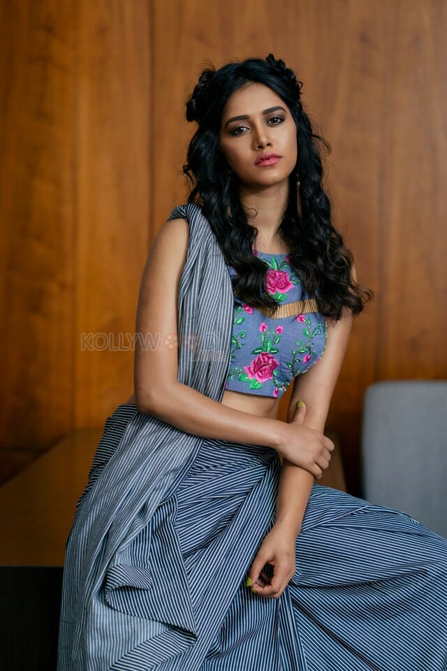Sexy Nabha Natesh Photoshoot Pictures 01