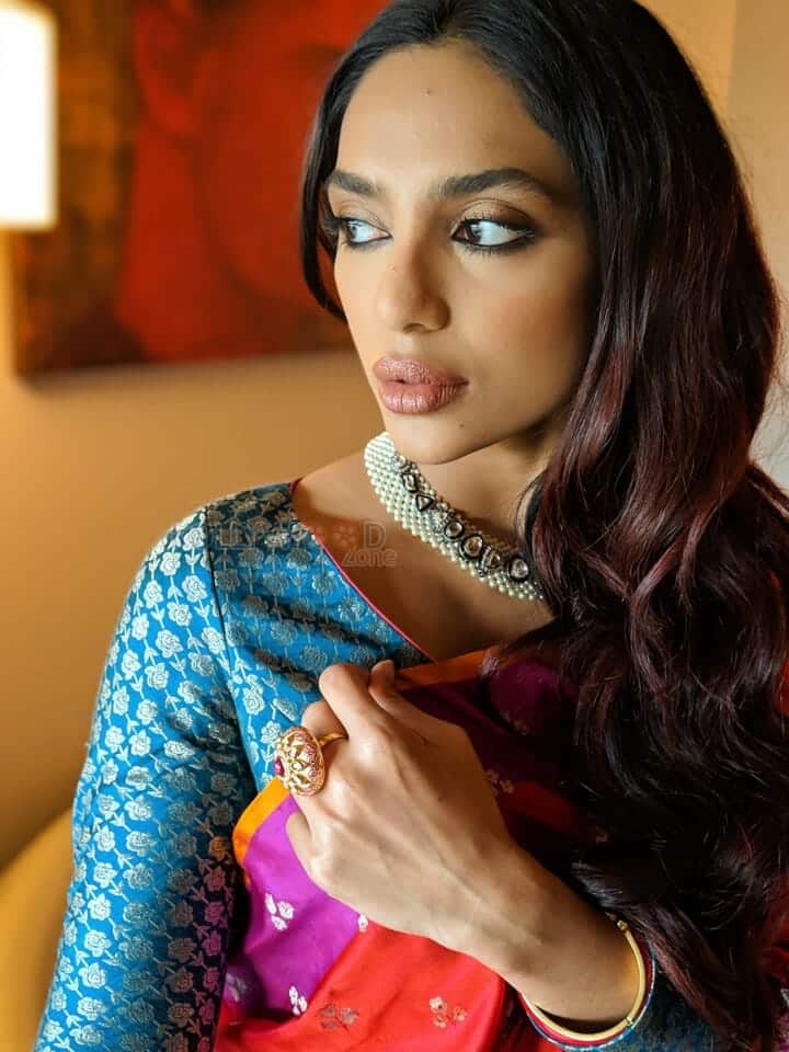 Sexy Night Manager Actress Sobhita Dhulipala Pictures 01