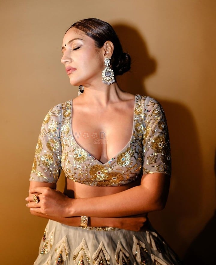 Sexy Surbhi Chandna in a Stylish Lehenga Photos 03