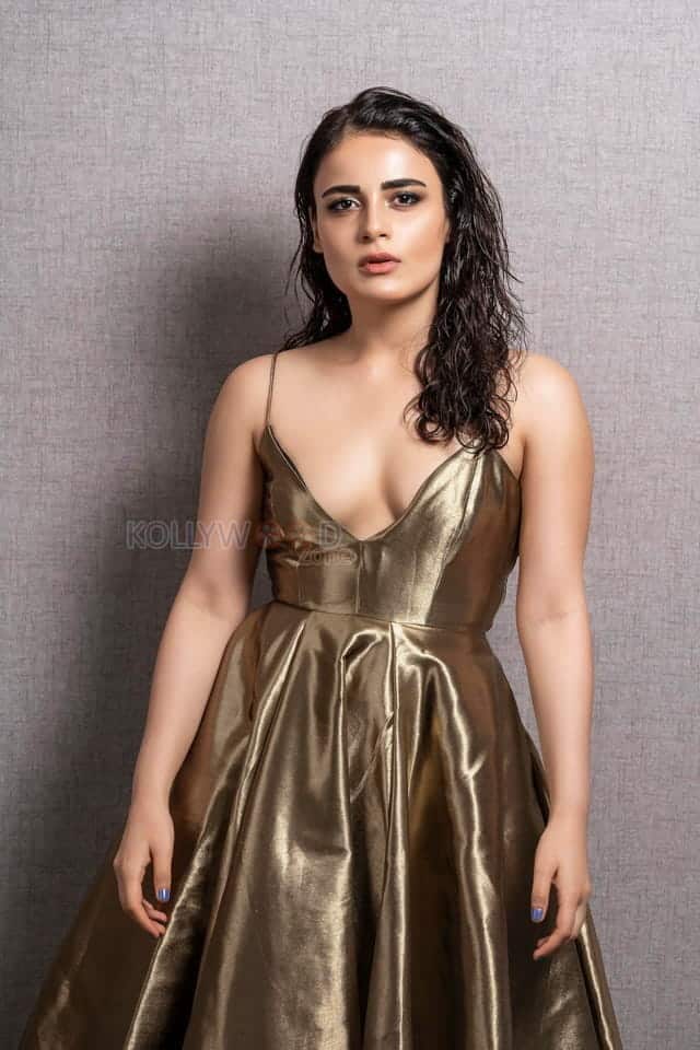 Shiddat Actress Radhika Madan Photos 02