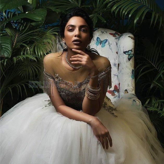 Sobhita Dhulipala Photoshoot Pictures