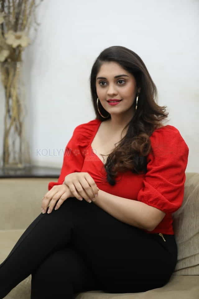 Surbhi at Sashi Movie Interview Photos