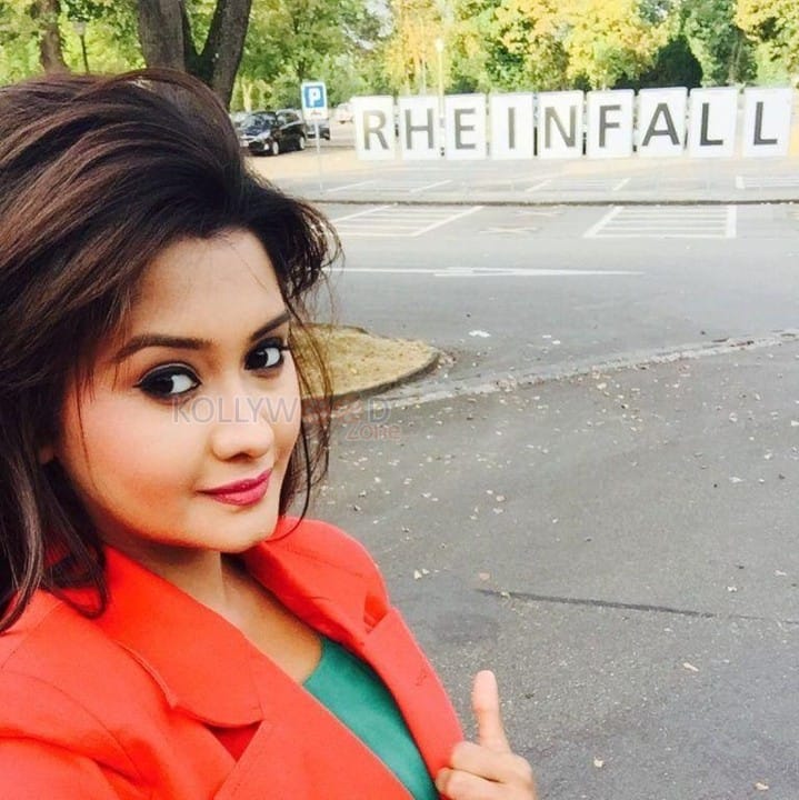 TV Actress Kanchi Singh Photos