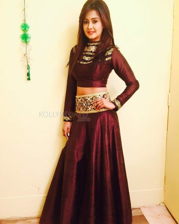 TV Actress Kanchi Singh Photos