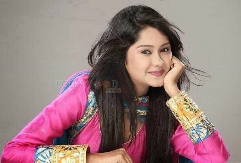 TV Actress Kanchi Singh Photos