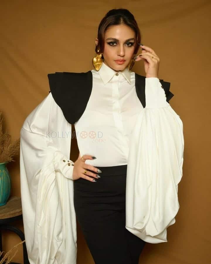 Tarla Actress Huma Qureshi Photoshoot Pictures 01