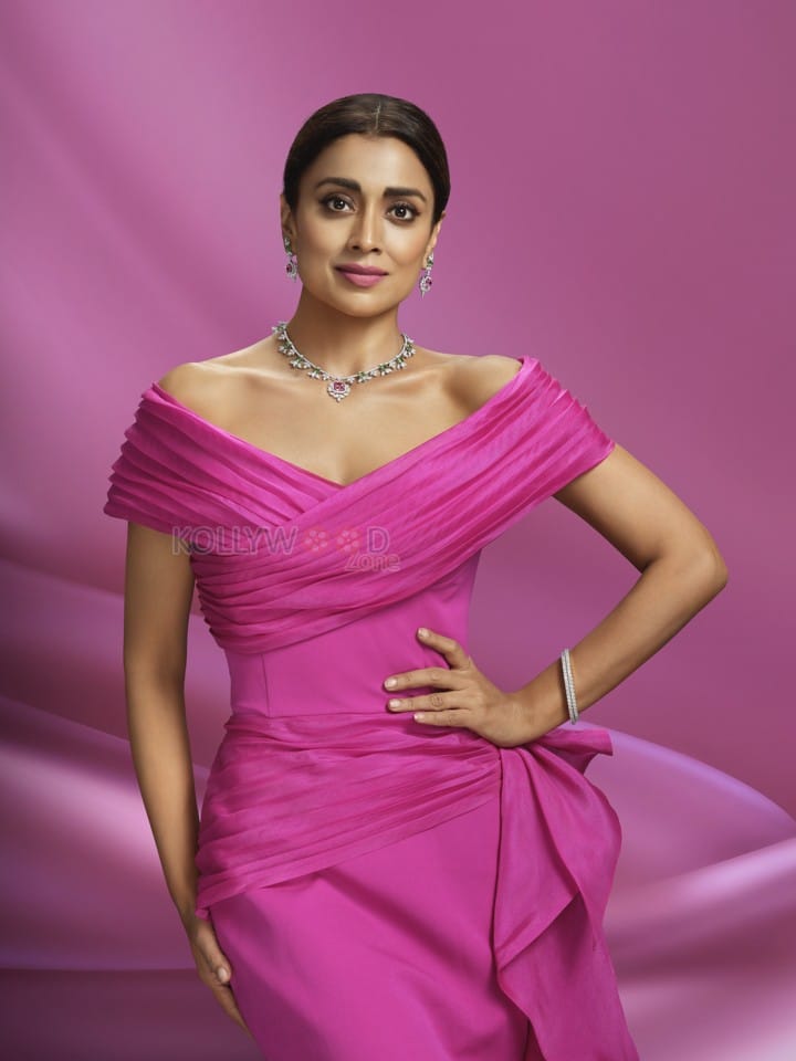 Timeless Beauty Shriya Saran in a Pink Off Shoulder Cross Neck Dress Pictures 05