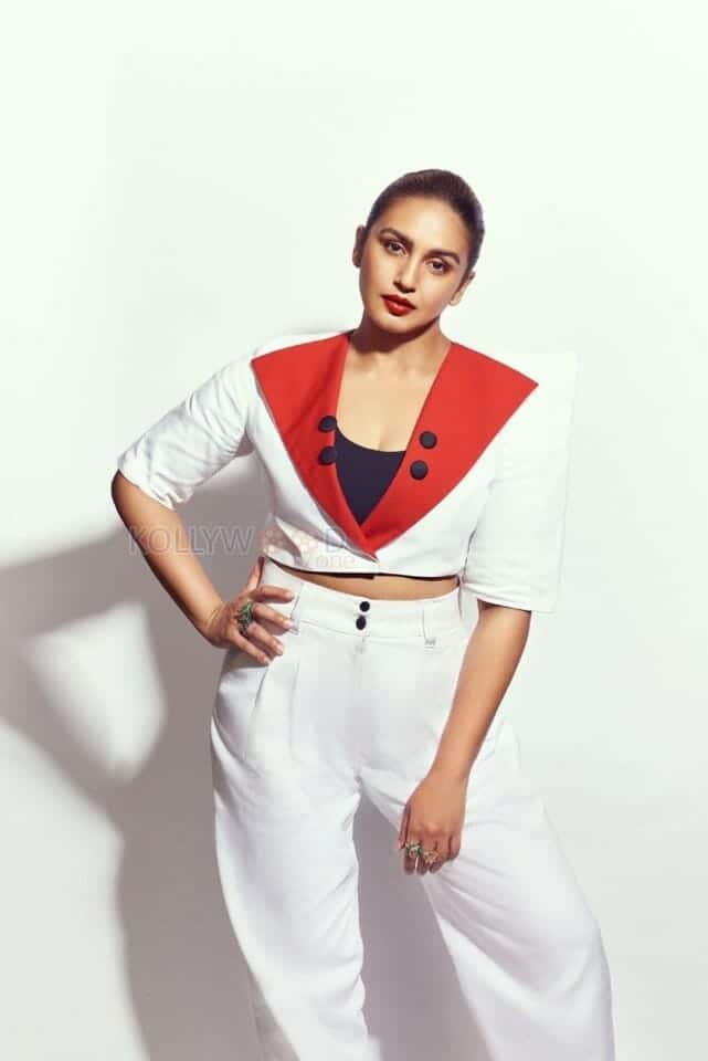 Valimai Movie Heroine Huma Qureshi Photoshoot Stills 02