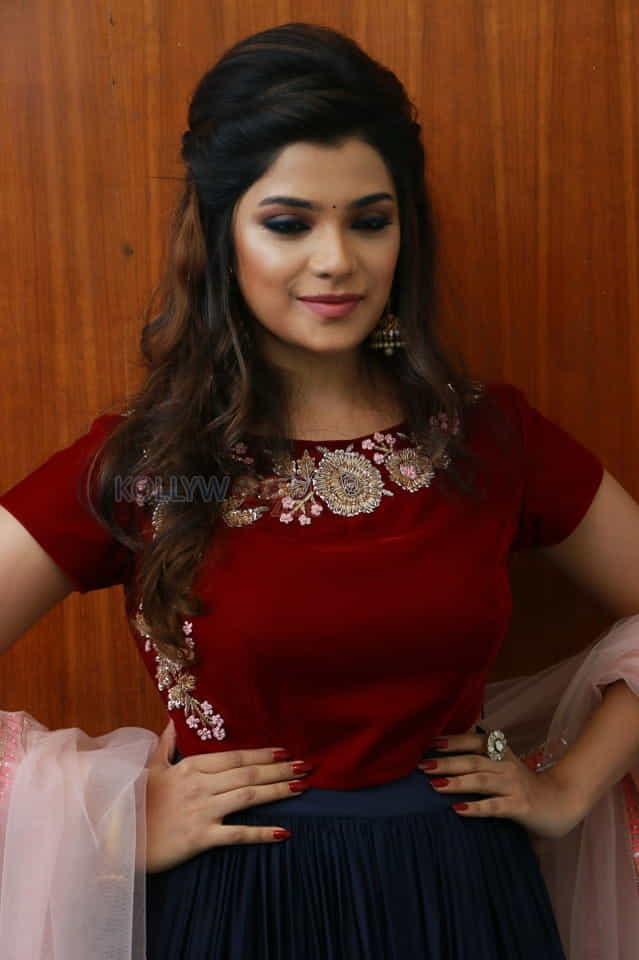 Actress Aathmika Photos