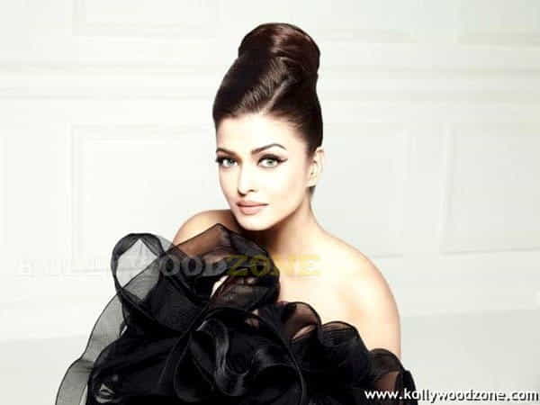 Actress Aishwarya Rai Sexy Pictures