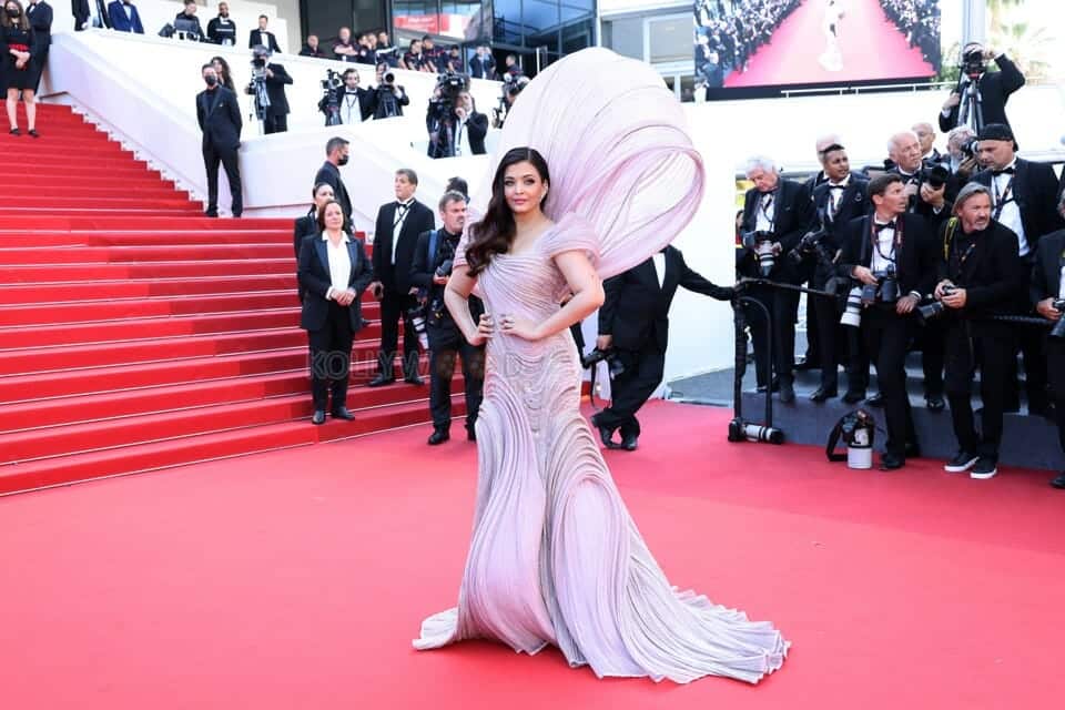 Actress Aishwarya Rai at Cannes 2022 Stills 09