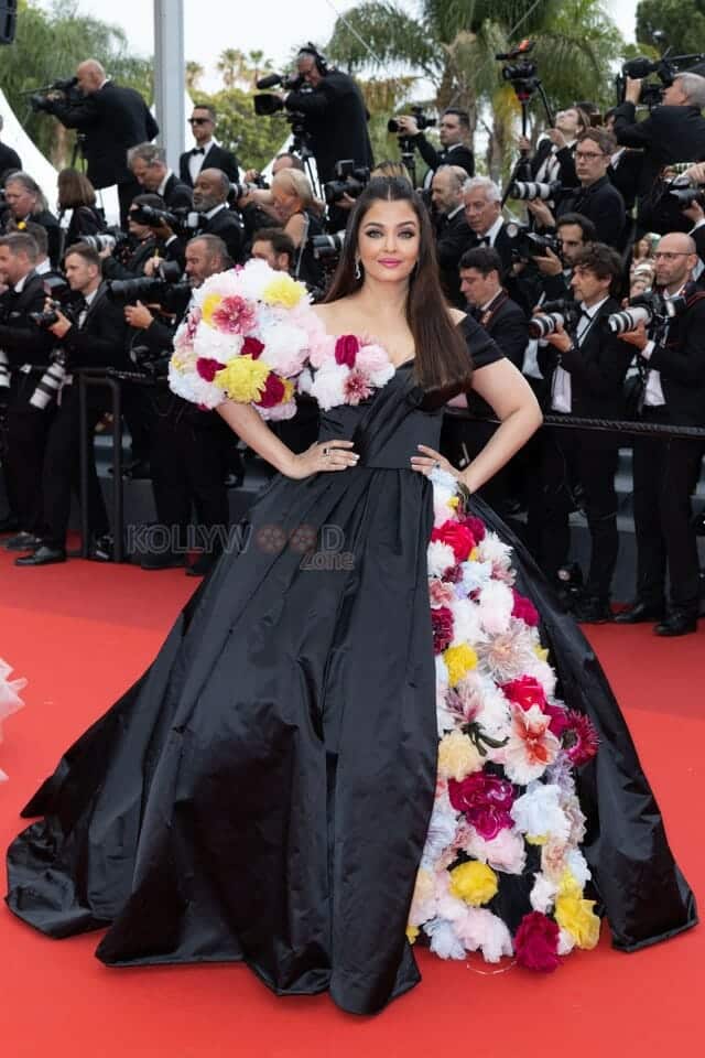 Actress Aishwarya Rai at Cannes 2022 Stills 32
