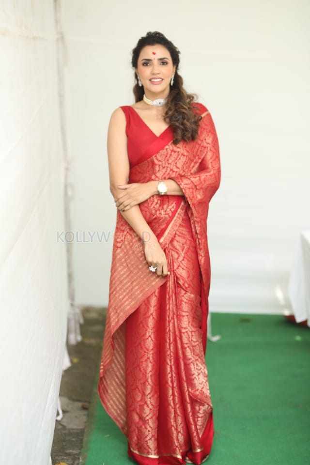 Actress Akshara Gowda at Hailesso Movie Launch Pictures 06