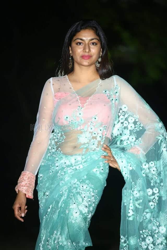 Actress Akshatha Srinivas at Surabhi 70MM Movie Pre Release Event Pictures 05