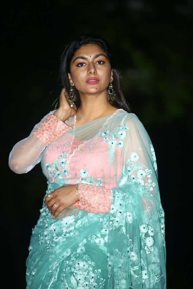 Actress Akshatha Srinivas at Surabhi 70MM Movie Pre Release Event Pictures 06