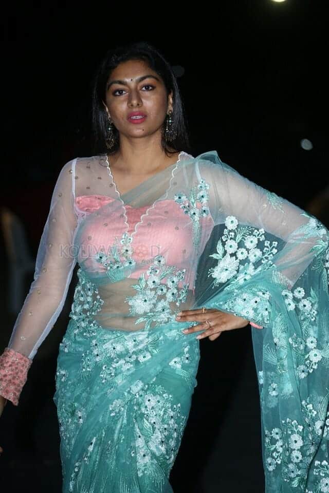 Actress Akshatha Srinivas at Surabhi 70MM Movie Pre Release Event Pictures 19