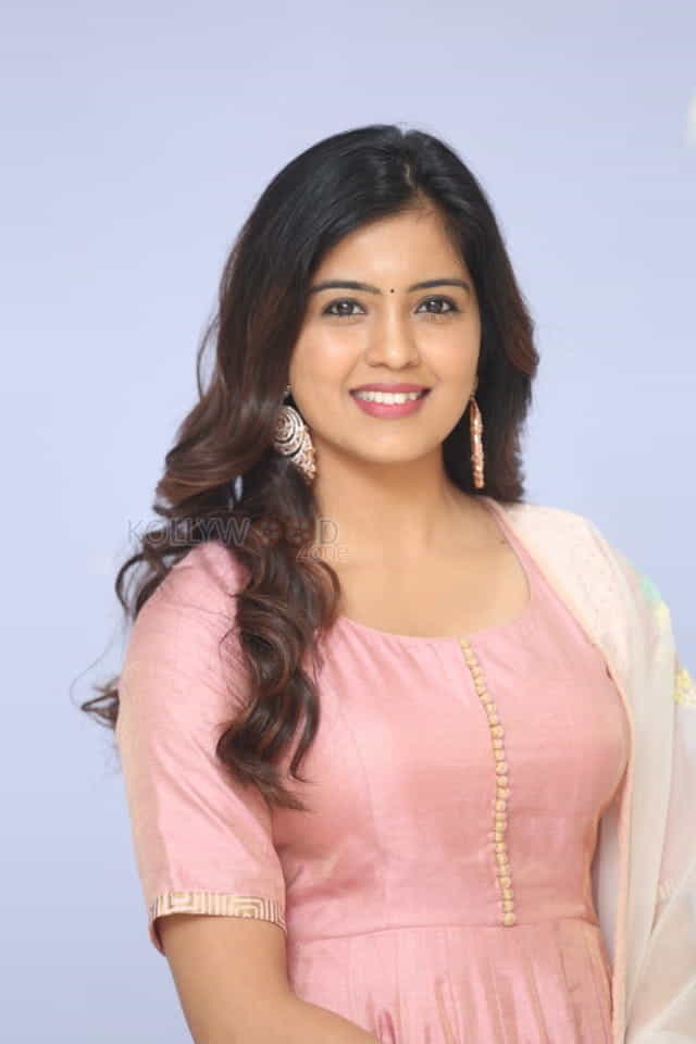 Actress Amritha Aiyer At Rojullo Preminchadam Ela Press Meet Photos