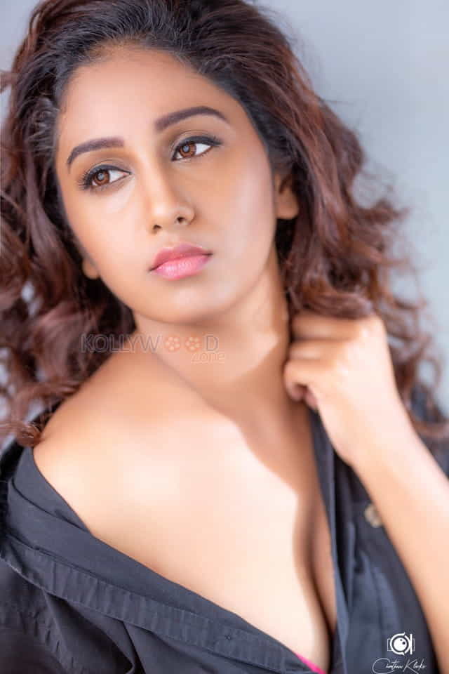 Actress And Model Dakkshi Guttikonda Photos