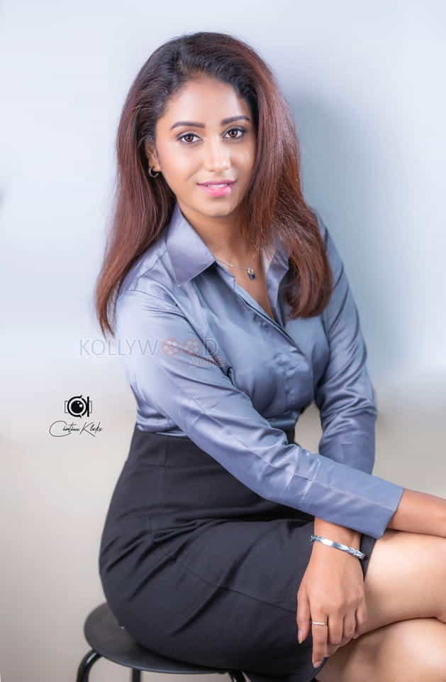 Actress And Model Dakkshi Guttikonda Photos