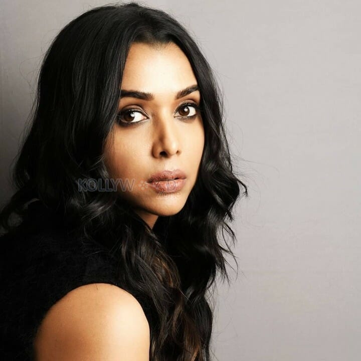 Actress Anupriya Goenka Photoshoot Pics