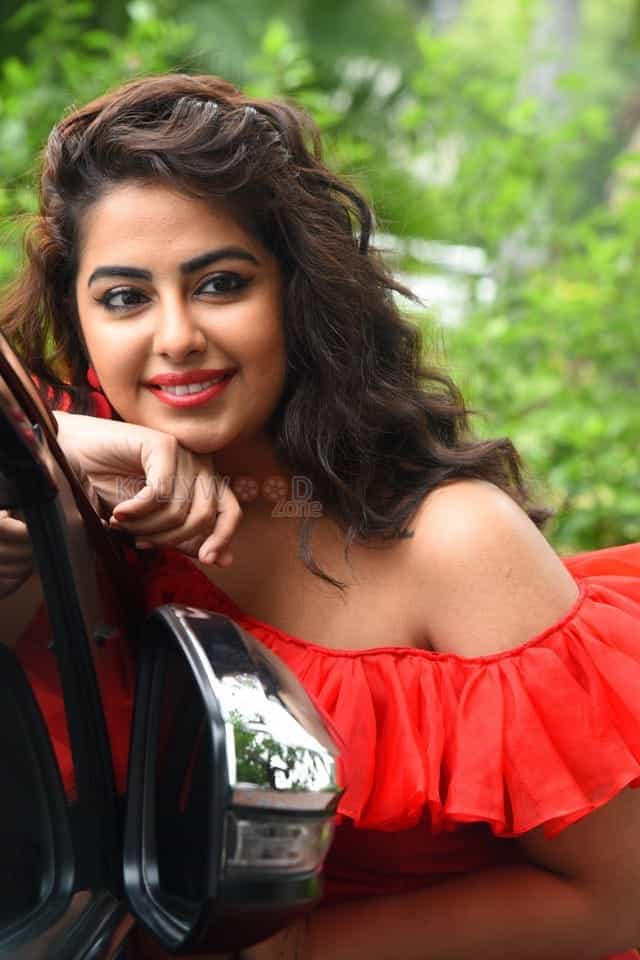 Actress Avika Gor At Raju Gari Gadhi Success Meet Photos