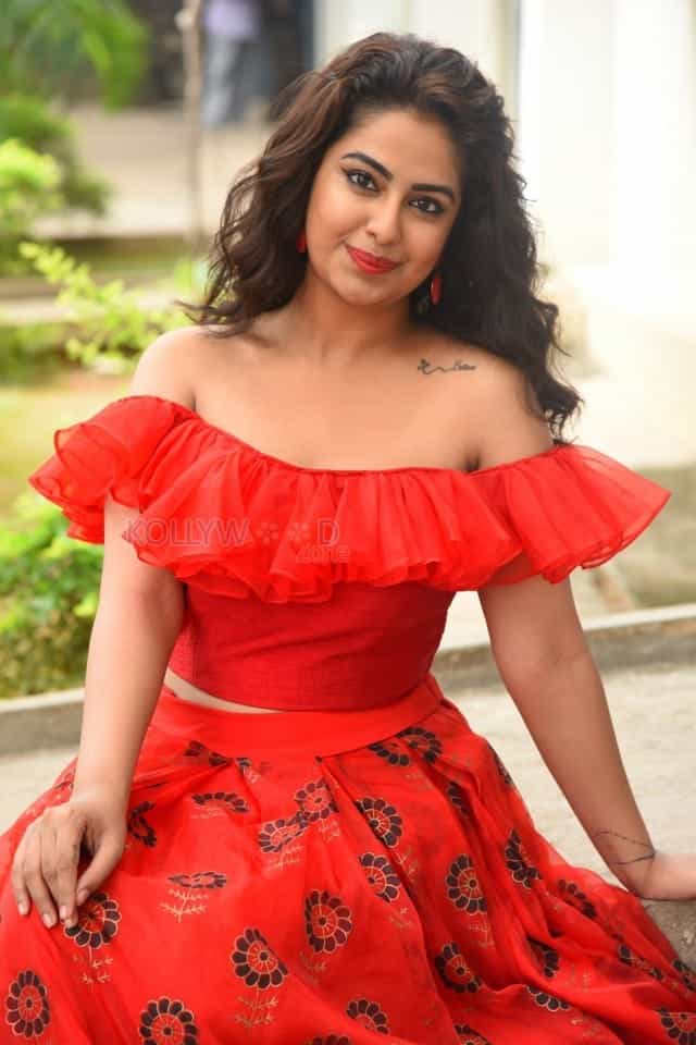 Actress Avika Gor At Raju Gari Gadhi Success Meet Photos