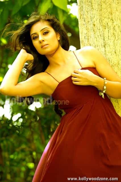 Actress Bhanu Mehra Sexy Pictures