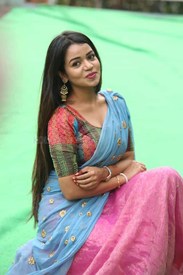 Actress Bhavya Sri At Indian Silk Expo Photos