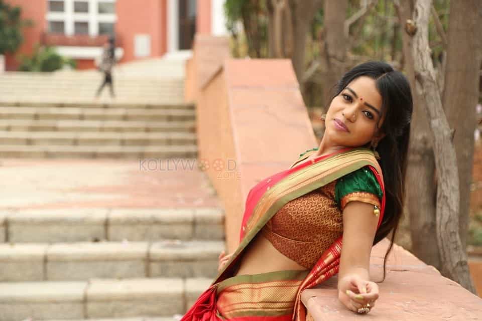 Actress Bhavya Sri At Silk India Expo Photos