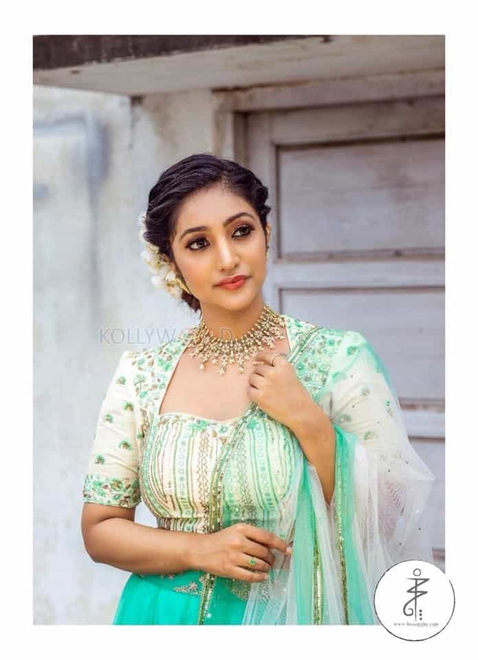 Actress Bommu Lakshmi Latest Photo Shoot Stills