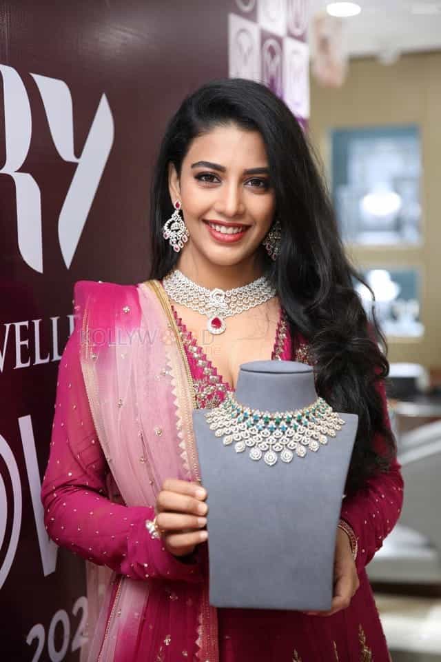 Actress Daksha Nagarkar At Malabar Gold Diamonds Artistry Branded Jewellery Show Photos