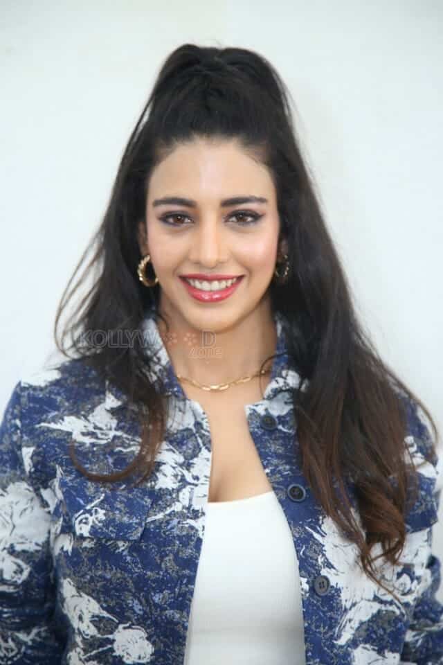 Actress Daksha Nagarkar at Ravanasura Interview Photos 29